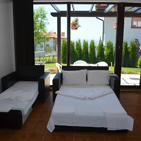 On The Black Sea Σάνι Μπιτς